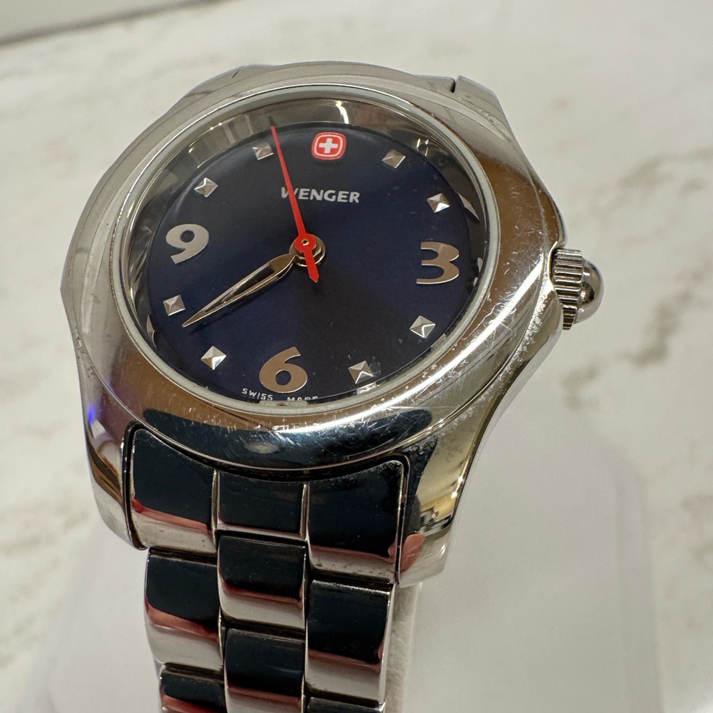Wenger Swiss Made Stainless Steel Women’s Watch | Blue Dial | New Battery ⌚✨ - Picture 3 of 9